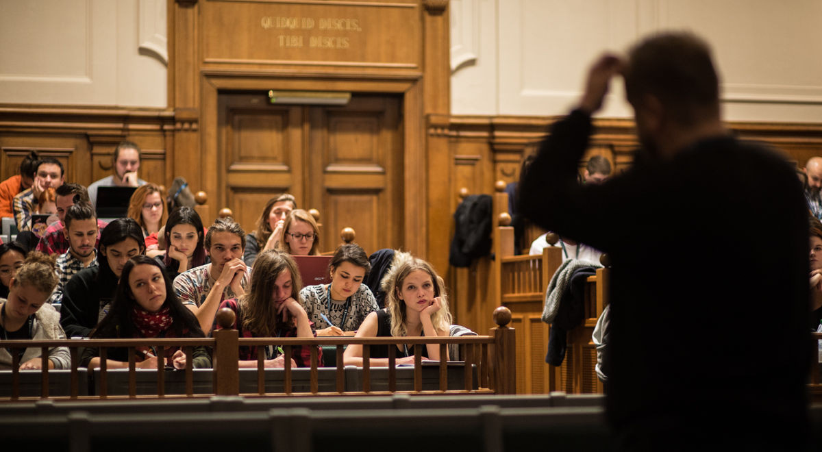 Kliknutím zvětšíte Média a dokument