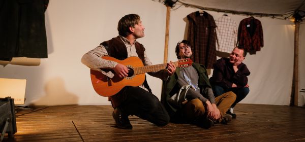 VOSTO5 uvádí: Stand´artní kabaret