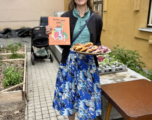 Chroust, chramst, hryz! aneb Jídlo v neprovařených souvislostech / pro děti 8-12 let