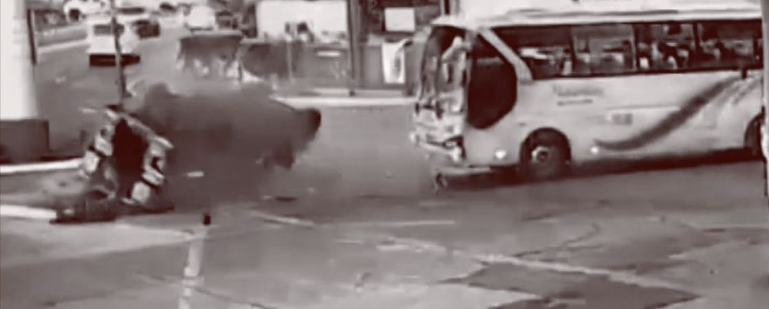 Jedu po Kalayaan Avenue a na ulici EDSA jsem měl nehodu