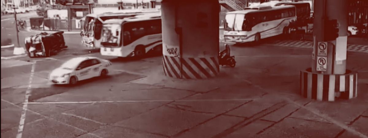 Jedu po Kalayaan Avenue a na ulici EDSA jsem měl nehodu