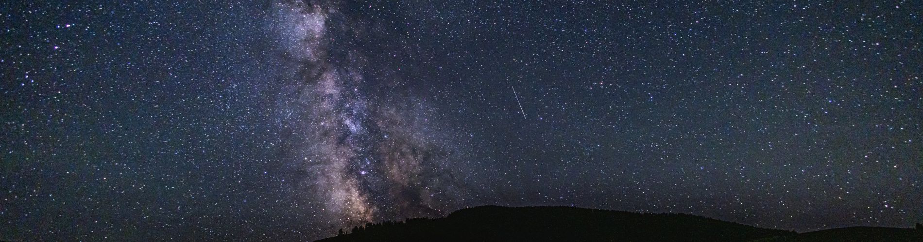 Žlutou žábou do země modrého nebe