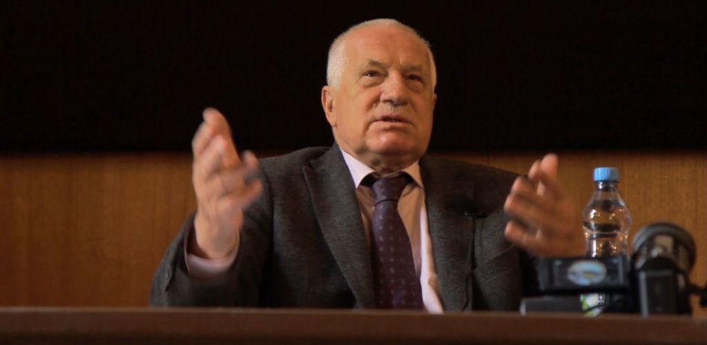 Všichni mají pravdu? Karel Floss a ti druzí.
