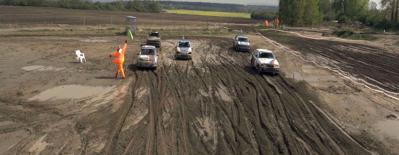 Láska pod kapotou