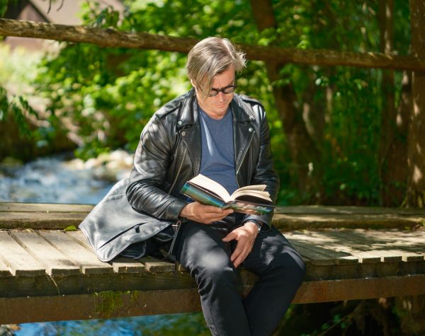 Krajinou literatury