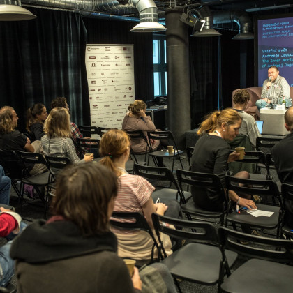 Kliknutím zvětšíte STŘEDNÍ EVROPA MEZI DVĚMA SVĚTY