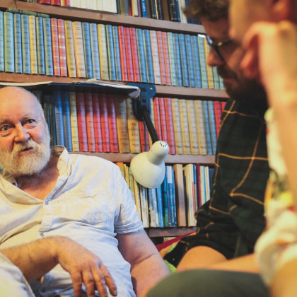 Kliknutím zvětšíte Komunismus a síť, aneb Konec zastupitelské demokracie | režie: Karel Vachek