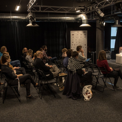 Kliknutím zvětšíte STŘEDNÍ EVROPA MEZI DVĚMA SVĚTY