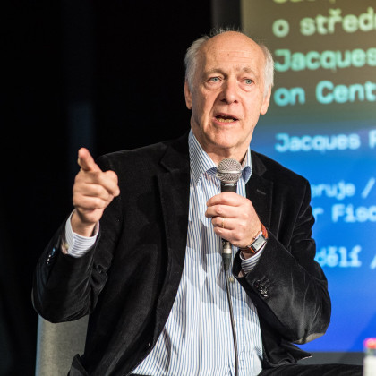 Kliknutím zvětšíte STŘEDNÍ EVROPA MEZI DVĚMA SVĚTY