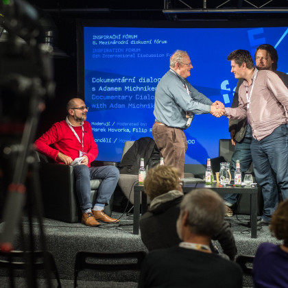 Kliknutím zvětšíte STŘEDNÍ EVROPA MEZI DVĚMA SVĚTY