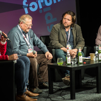 Kliknutím zvětšíte STŘEDNÍ EVROPA MEZI DVĚMA SVĚTY