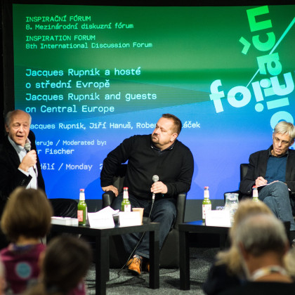 Kliknutím zvětšíte STŘEDNÍ EVROPA MEZI DVĚMA SVĚTY