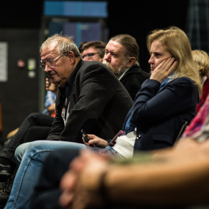 Kliknutím zvětšíte STŘEDNÍ EVROPA MEZI DVĚMA SVĚTY