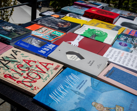 Kliknutím zvětšíte