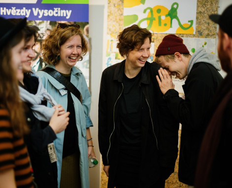 Kliknutím zvětšíte