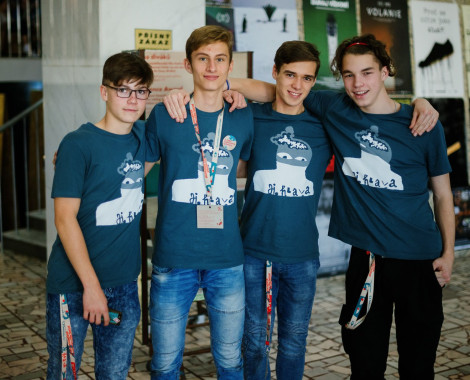 Kliknutím zvětšíte