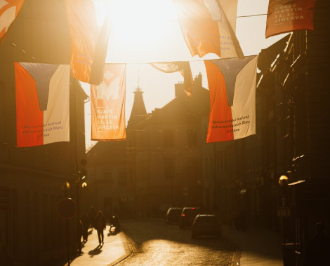 Kliknutím zvětšíte