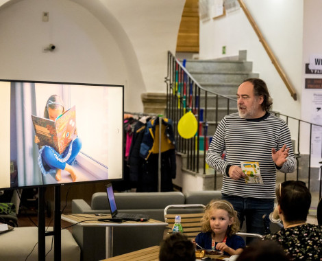 Kliknutím zvětšíte