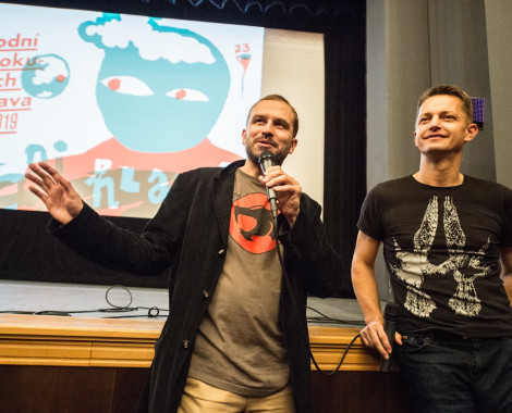 Kliknutím zvětšíte