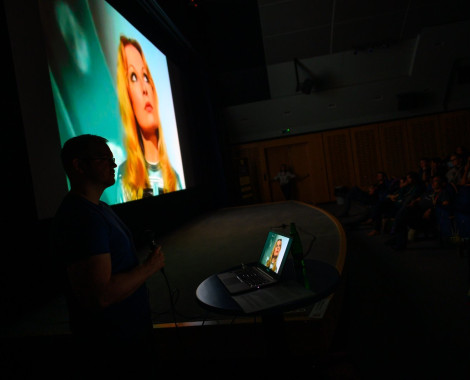 Kliknutím zvětšíte