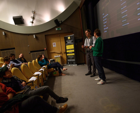 Kliknutím zvětšíte