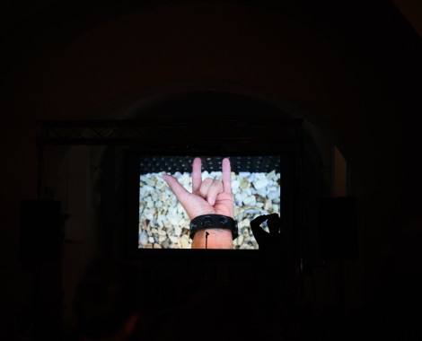 Kliknutím zvětšíte