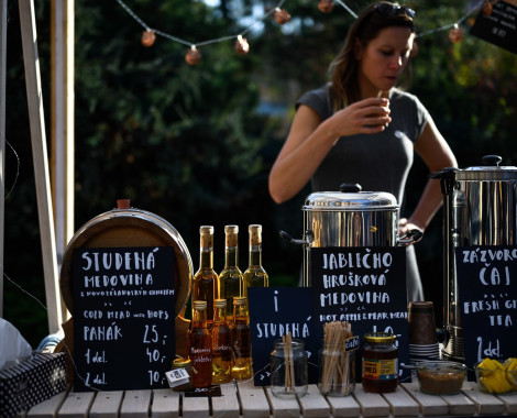 Kliknutím zvětšíte