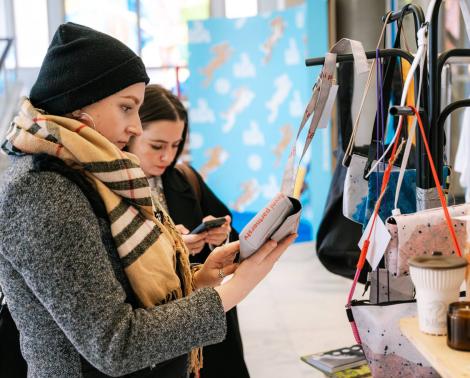 Udělejte si radost! Náš letošní merch koupíte online