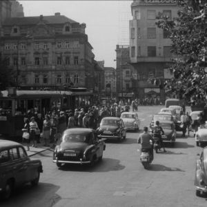 město