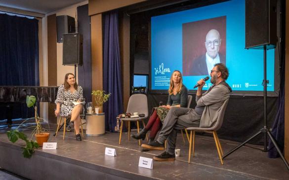 Dokumenty doby: Jak zpřítomnit nepřítomné (2023)